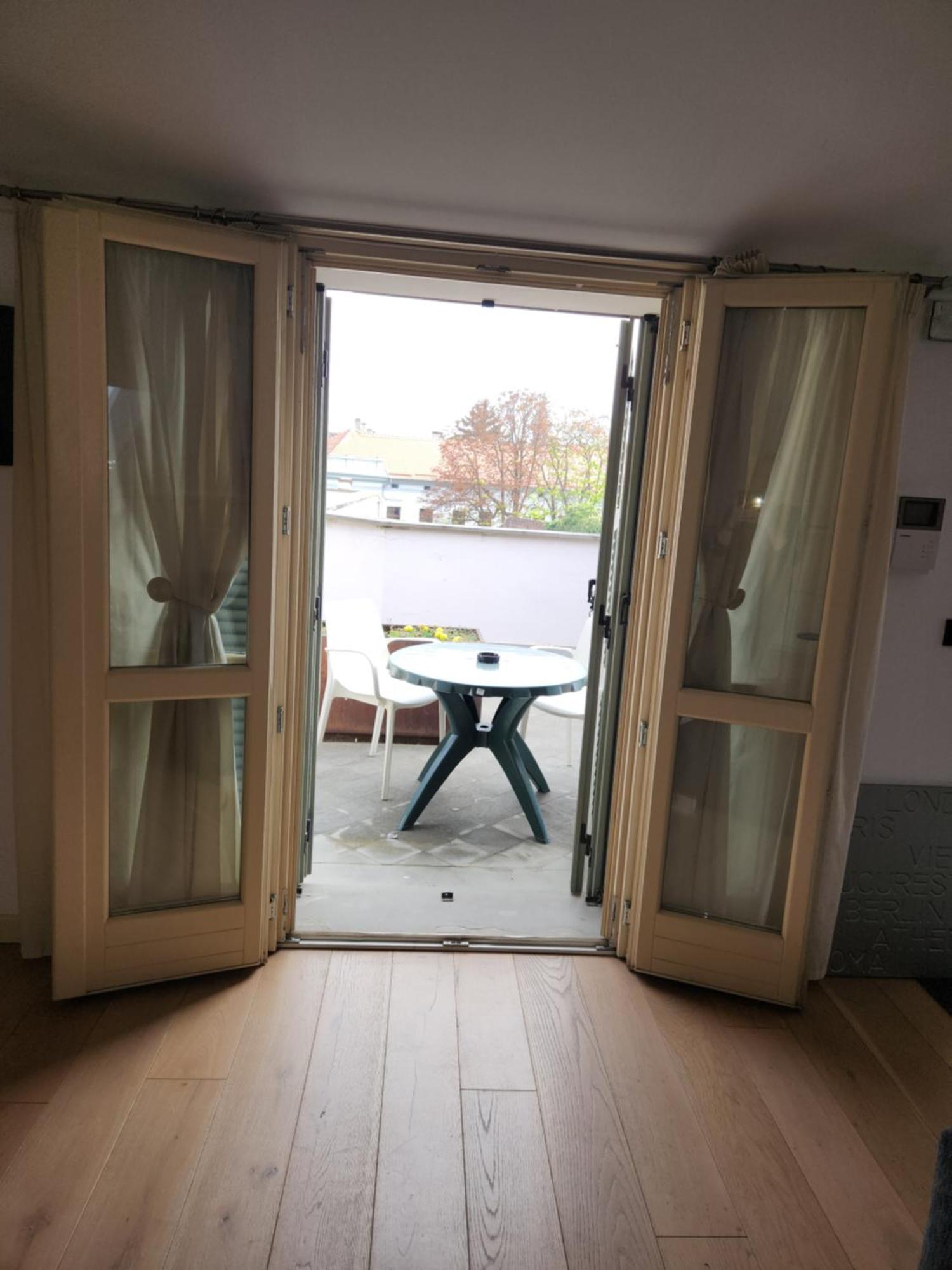 Central Terrace Escape With Jacuzzi Timisoara Bagian luar foto
