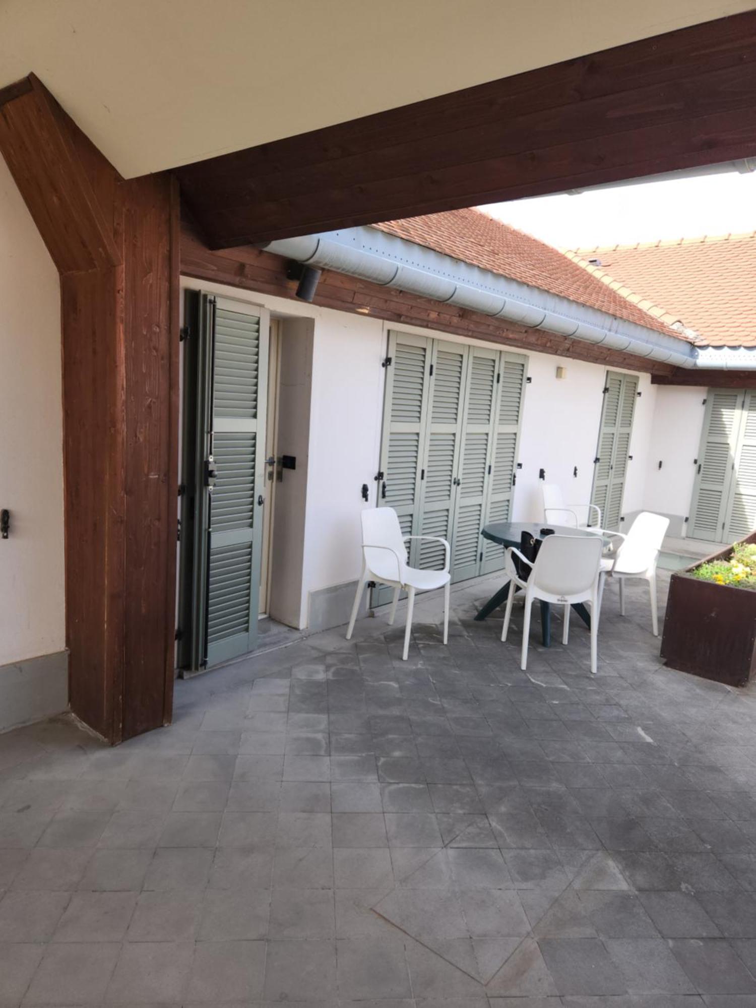 Central Terrace Escape With Jacuzzi Timisoara Bagian luar foto