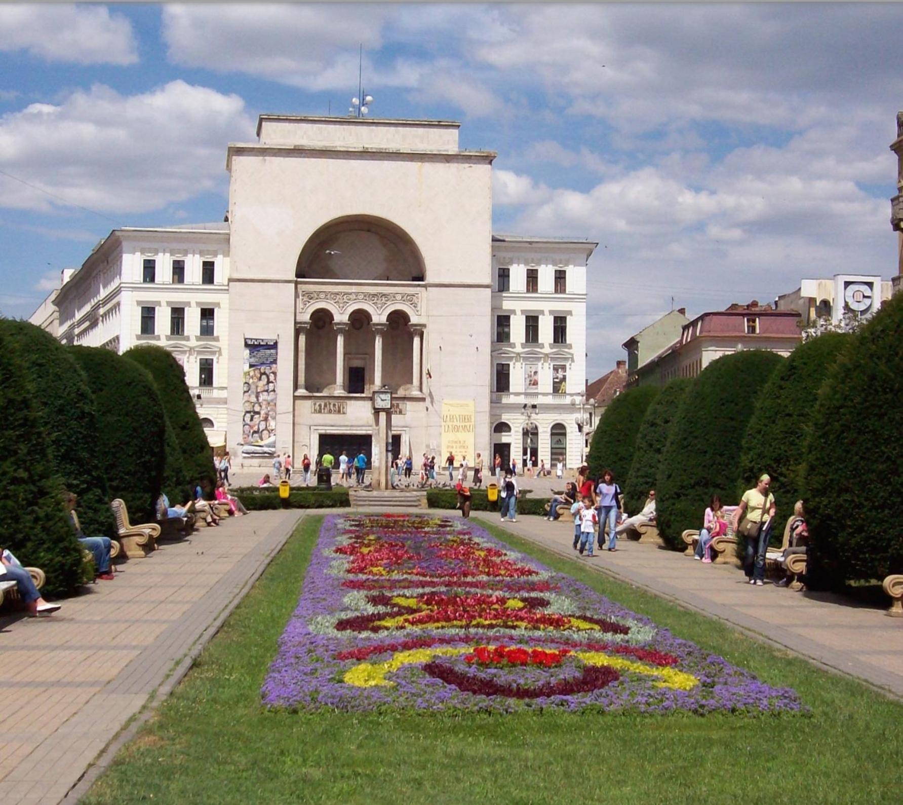 Central Terrace Escape With Jacuzzi Timisoara Bagian luar foto